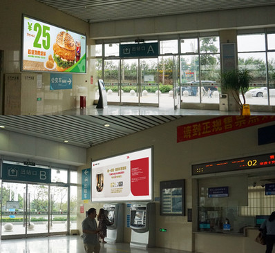 順德學(xué)院站A、B進(jìn)出站口燈箱廣告