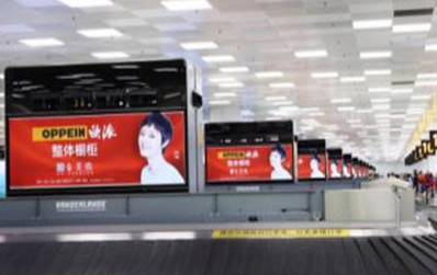 鄭州機場二層國內(nèi)國際到達行李廳轉(zhuǎn)盤風塔燈箱廣告