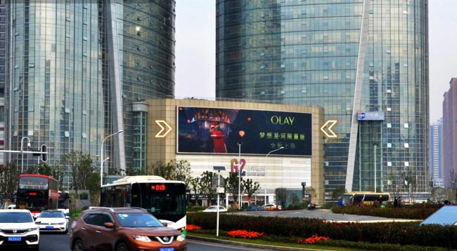 武漢光谷國際廣場(chǎng)戶外LED廣告