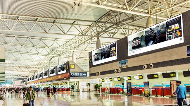 T2值機(jī)大廳值機(jī)島上方墻面燈箱廣告 T2值機(jī)大廳值機(jī)島上方墻面燈箱廣告