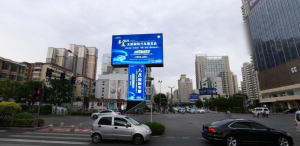 太原LED廣告價格多少錢？太原親賢街長治路龍柱LED立柱大屏廣告牌地標(biāo)
