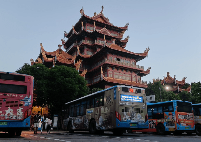 福州公交車廣告價(jià)格多少錢？福州公交車身廣告巴士廣告線路優(yōu)勢