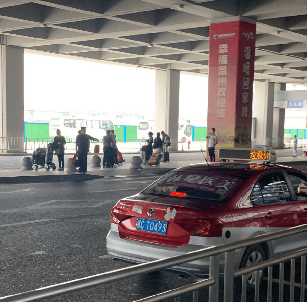 溫州出租車廣告價(jià)格多少錢？溫州出租車頂屏廣告出租車后窗貼廣告