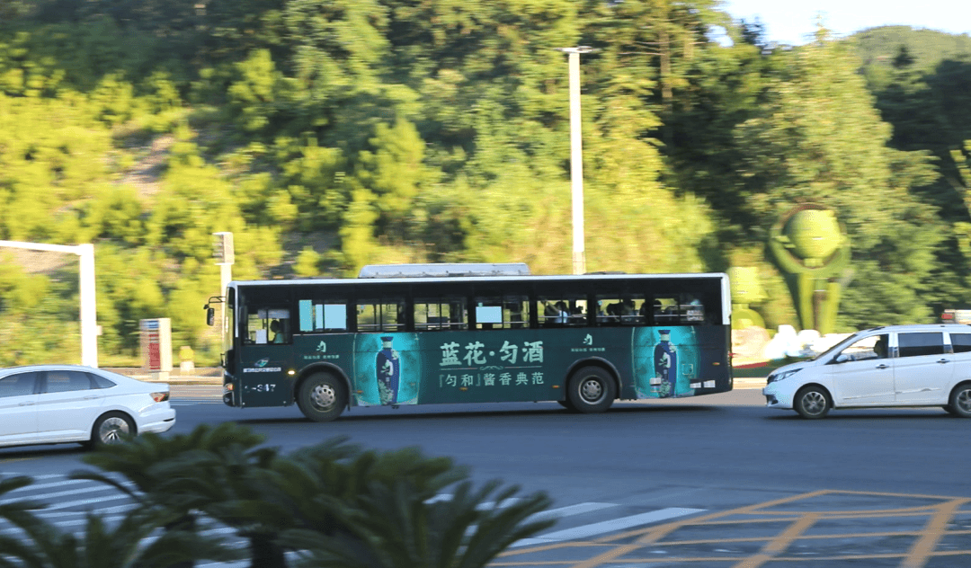 都勻公交車廣告價格收費多少錢？都勻公交車身廣告線路案例圖