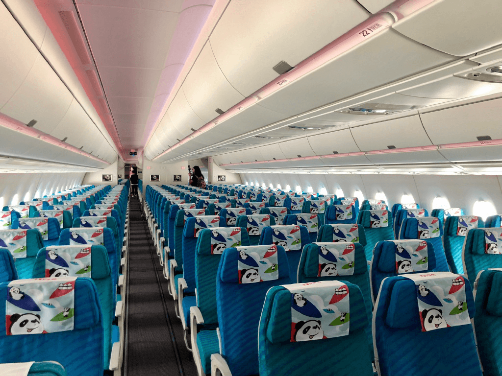 四川航空機(jī)載廣告價(jià)格收費(fèi)多少錢？川航機(jī)載飛機(jī)客艙春運(yùn)熱門廣告