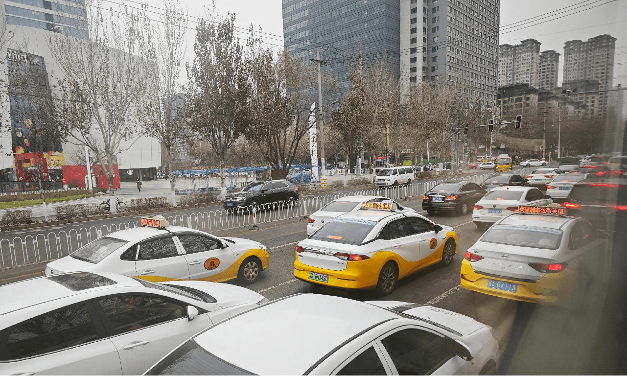 沈陽出租車廣告價格收費多少錢？沈陽出租車頂屏廣告節(jié)日慶典