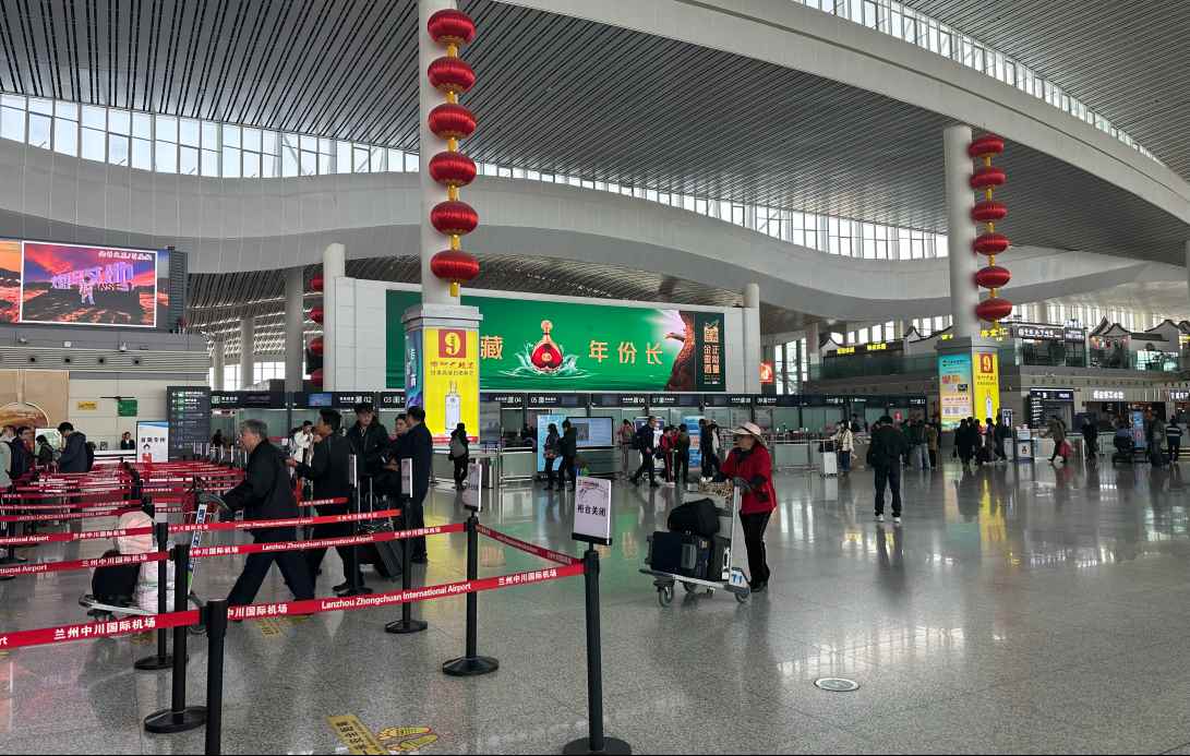蘭州中川機場廣告價格收費，蘭州機場春運出發(fā)到達廣告LED大屏