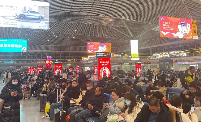 西安北站候車大廳廣告價(jià)格，西安北高鐵站最具性價(jià)比刷屏機(jī)廣告
