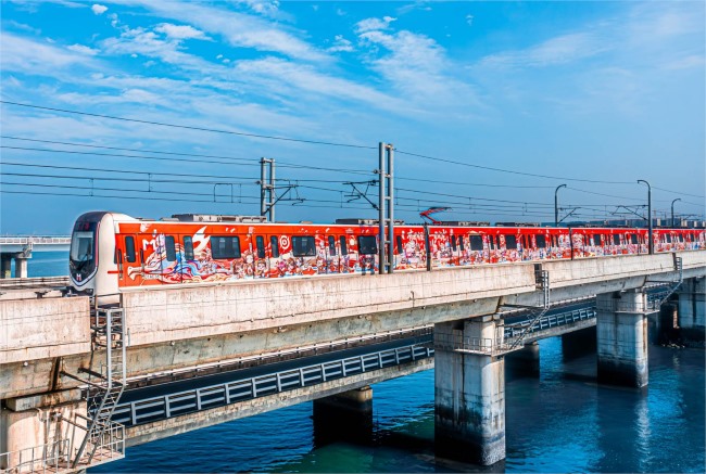 廈門地鐵內(nèi)外包車廣告游戲車身案例圖，廈門地鐵列車廣告價(jià)格收費(fèi)
