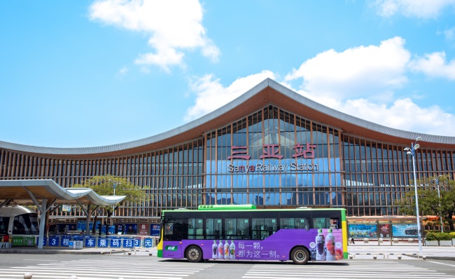 三亞公交車身廣告線路案例，三亞公交車身巴士車體廣告價格收費