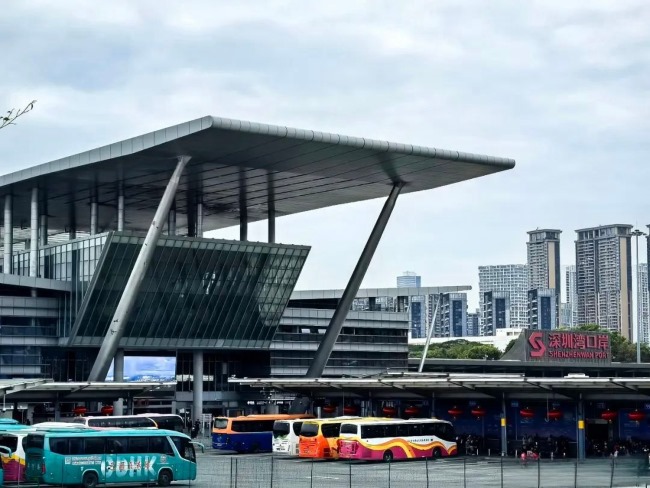 深圳灣口岸出入口通道LED大屏廣告牌，南山深圳灣口岸廣告價(jià)格收費(fèi)