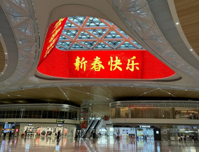 深圳衛(wèi)星廳國(guó)內(nèi)出發(fā)高空三面LED廣告，深圳寶安機(jī)場(chǎng)LED大屏廣告價(jià)格