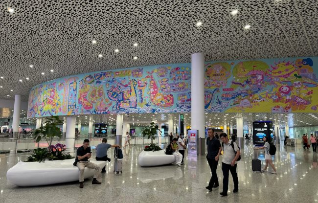 深圳寶安機場國際到達通道燈箱廣告，深圳機場廣告牌價格