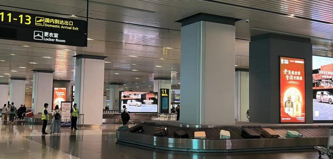 天津機場T2到達行李廳燈箱廣告投放，天津濱海機場廣告價格