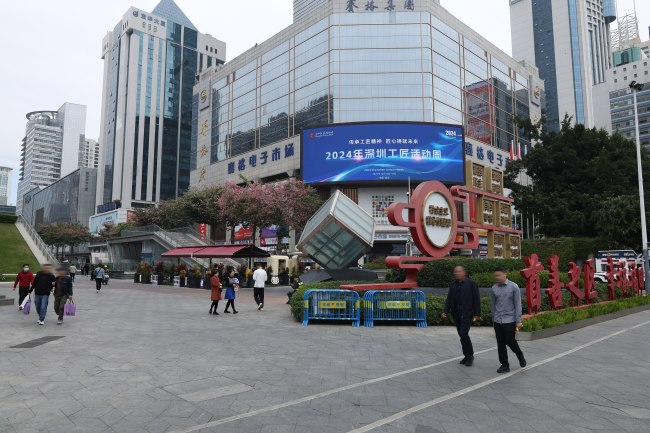 深南大道華強(qiáng)北路口賽格廣場(chǎng)LED廣告，深圳戶外大屏廣告價(jià)格