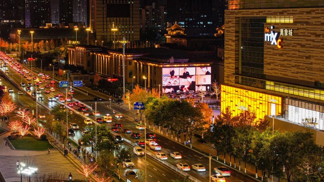 沈陽青年大街萬象城LED廣告投放，沈陽大屏廣告價格