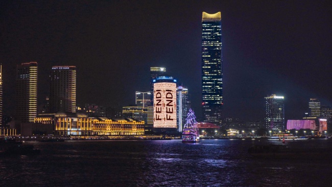 上海外灘國(guó)客中心浦江大屏廣告投放，上海燈光秀LED廣告價(jià)格