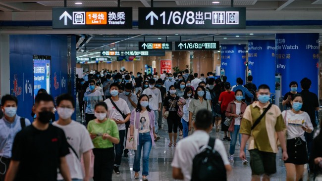 廈門呂厝地鐵站換乘通道墻面廣告投放，廈門地鐵廣告價格