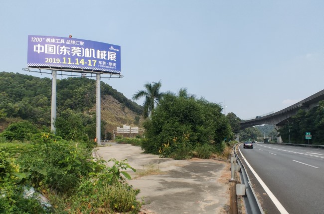 東莞虎門大橋高速立柱大牌廣告投放，東莞高桿戶外廣告價(jià)格