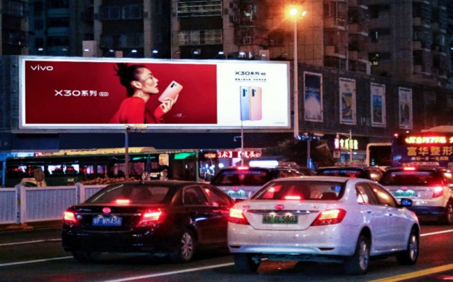 很多企業(yè)主搞不清楚線下媒體和戶外媒體有什么區(qū)別，詳細(xì)分析線下媒體和戶外媒體的區(qū)別。
