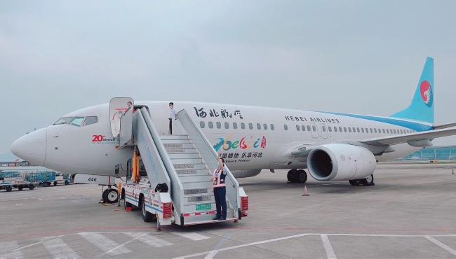 河北航空機(jī)身彩繪廣告投放，河北航空外機(jī)身貼膜廣告價格